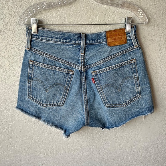 Levi’s 501 Button Cotton Cut-Off Denim Shorts Sz 26 - Picture 4 of 12